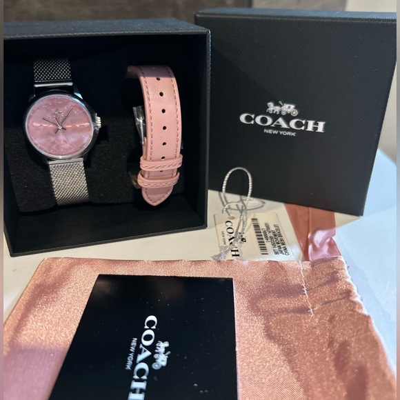 COACH® Boxed Women’s Ruby Watch Gift Set, 32 mm
NWT in Box - Picture 4 of 5
